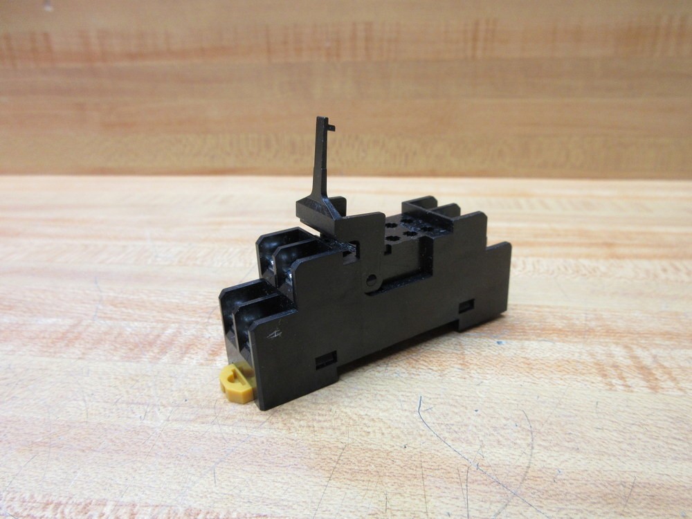 Omron P2RF-08 Relay Socket P2RF08