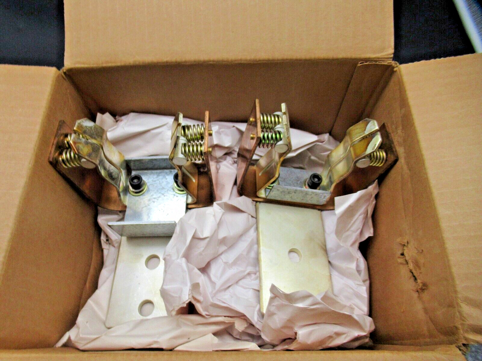 Eaton Bussmann CLE-NL-E 3″ Fuse Clips 9078A67G04 *Fast Shipping* Qty:2