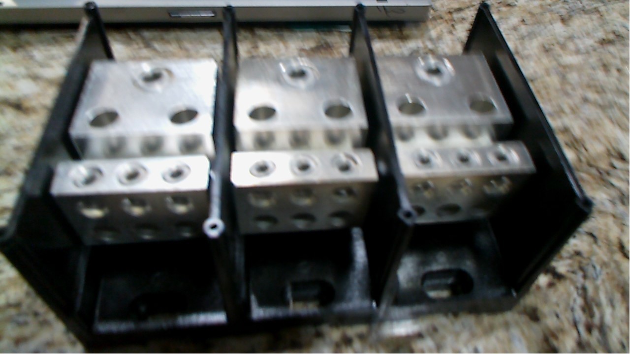 BURNDY BDB-16-350-3 POWER DISTRIBUTION BLOCK 3P 600V -FREE SHIPPING
