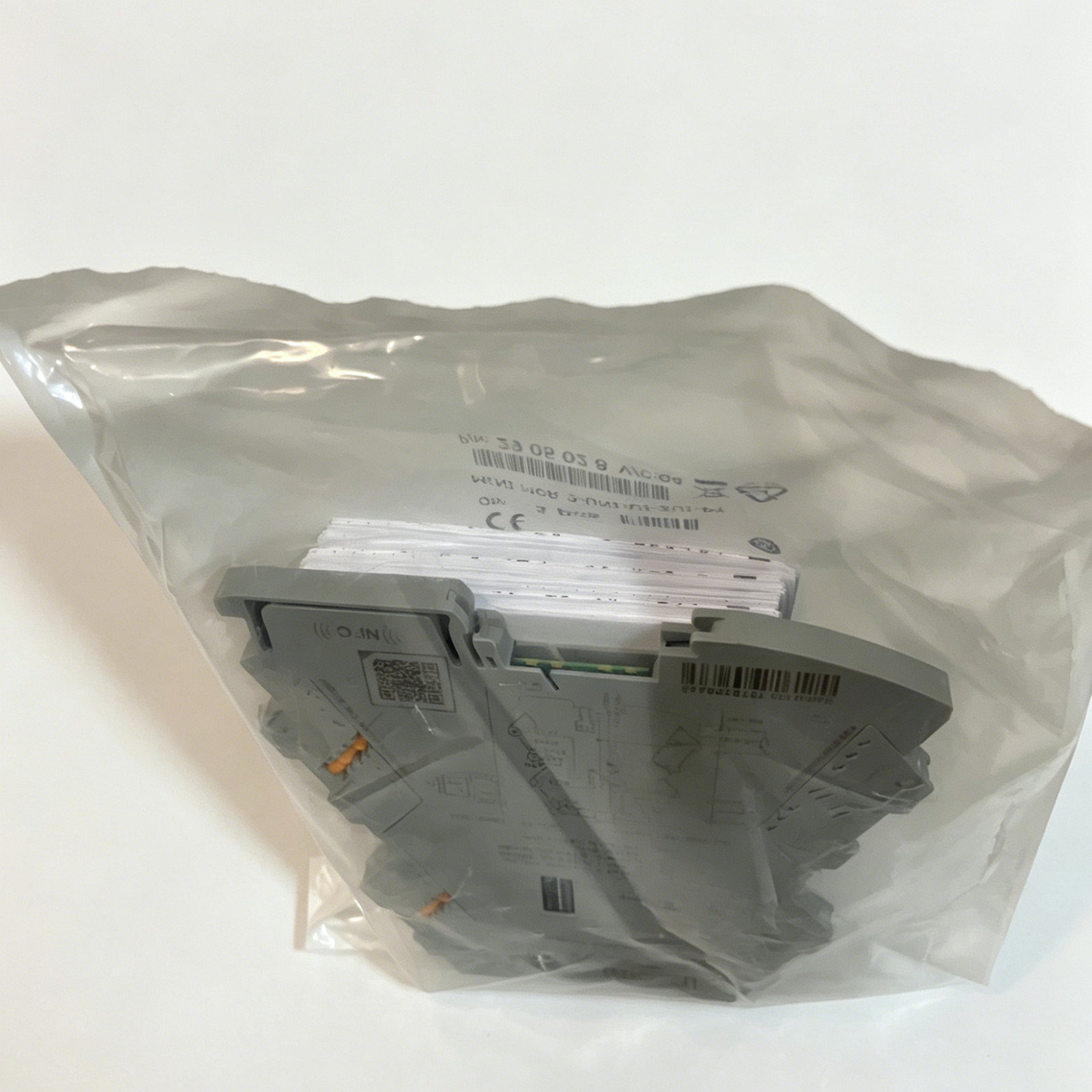 Brand New PHOENIX CONTACT MINI MCR-2-UNI-UI-2UI-PT 2905028 Isolator