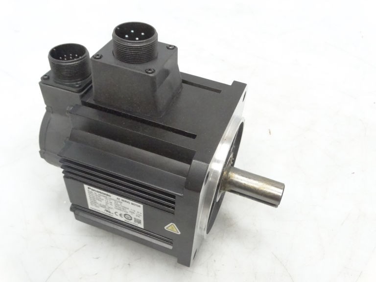PANASONIC MDME152GCGM Servo Motor – New In Box