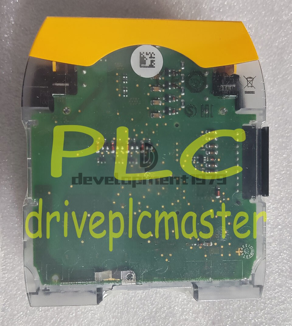 ONE NEW Pilz safety relay PNOZ m B1 772101~