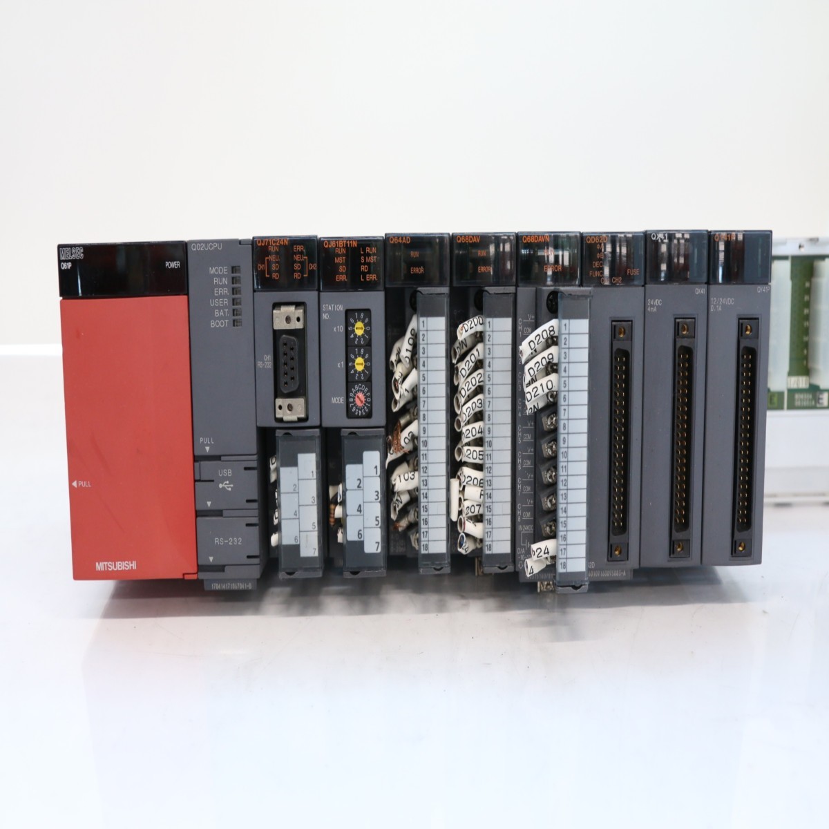 MITSUBISHI Used Q02UCPU QJ71C24N QJ61BT11N Q64AD Q68DAV Q68DAVN QD64D QX41 QY41P