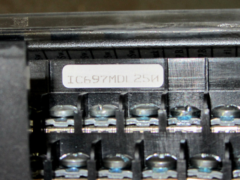 GE Fanuc IC697MDL250 F PLC 90/70 Series 120 VAC Input Module