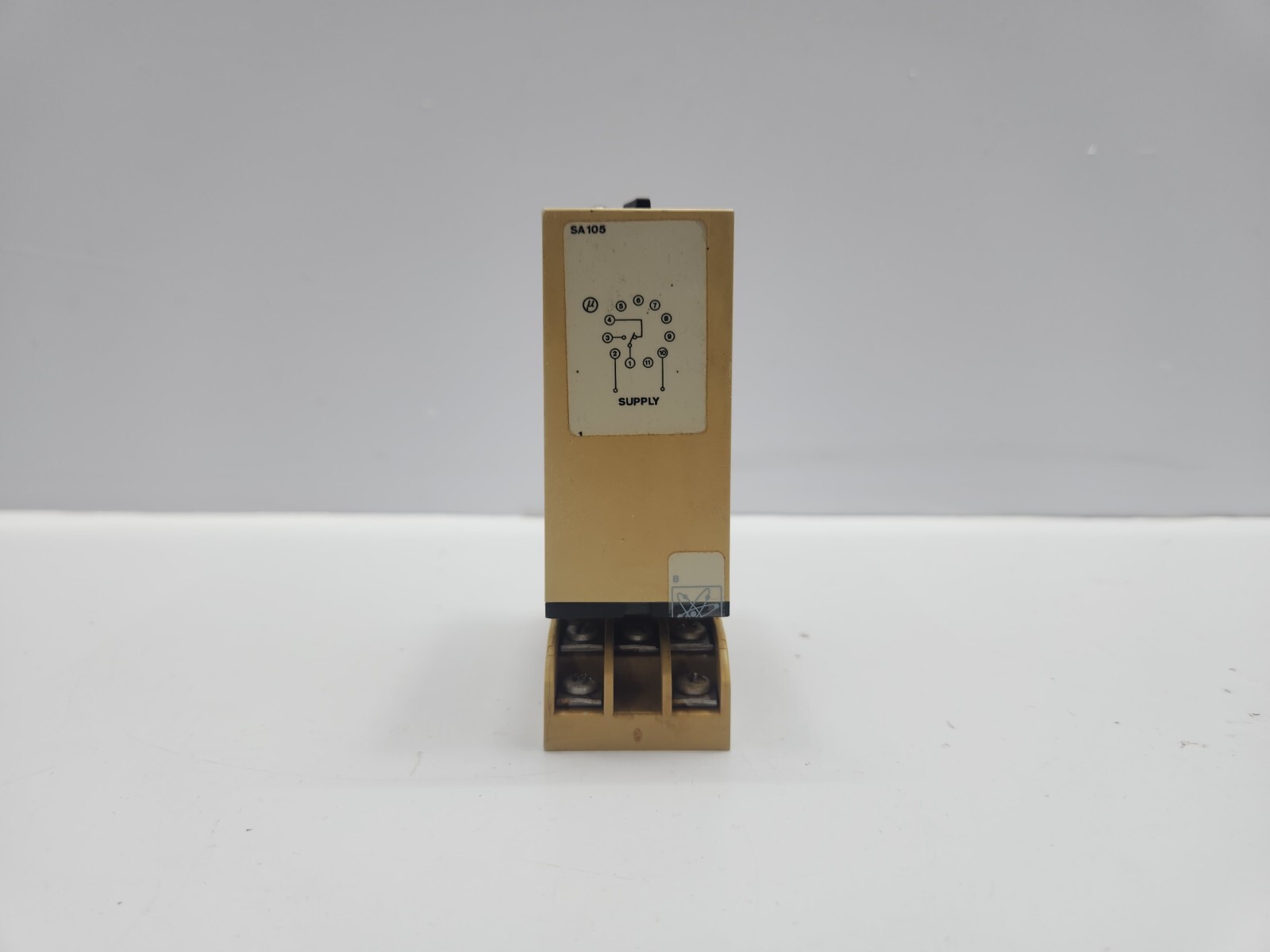 ELECTROMATIC SA 105 220 DELAY ON OPERATE TIMER WITH S411 RELAY SOCKET BASE