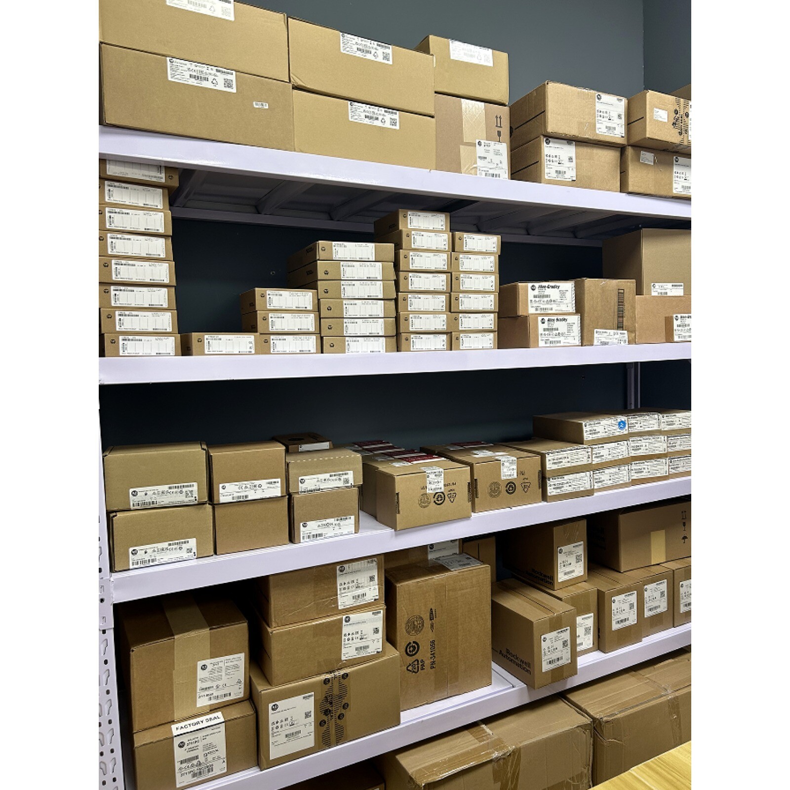 New Siemens 6ES7 241-1AH32-0XB0 6ES7241-1AH32-0XB0 SIMATIC S7-1200 CM 1241