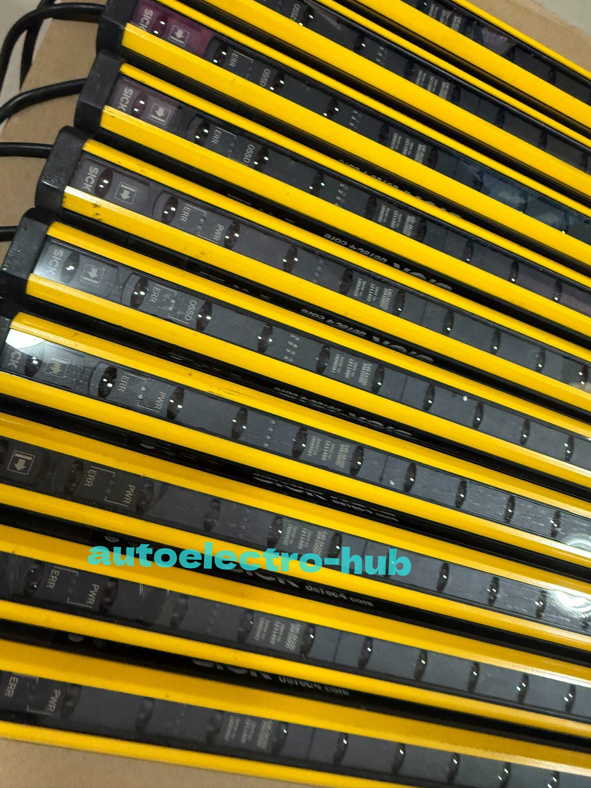 1pcs C4C-EA10530A10000 light curtain Used test good by DHL or FedEx