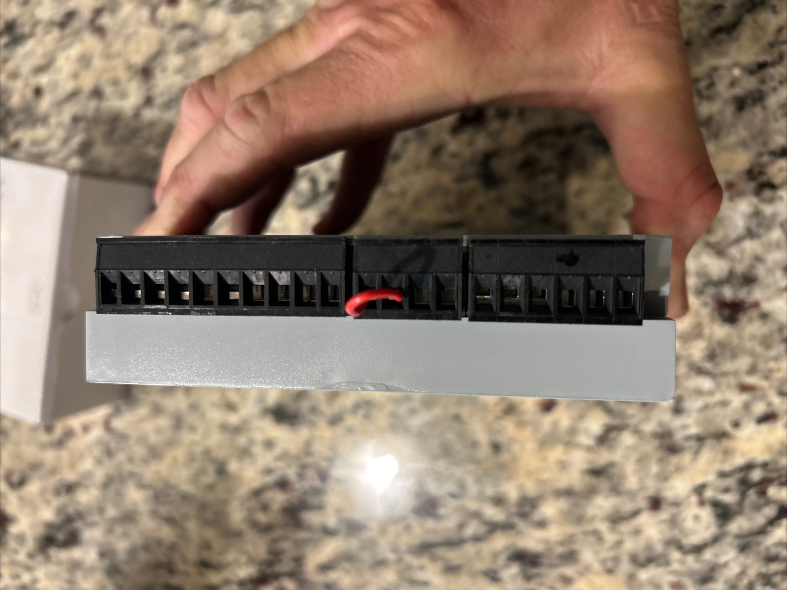 Vertx V100 HID Door/Reader Interface Module.