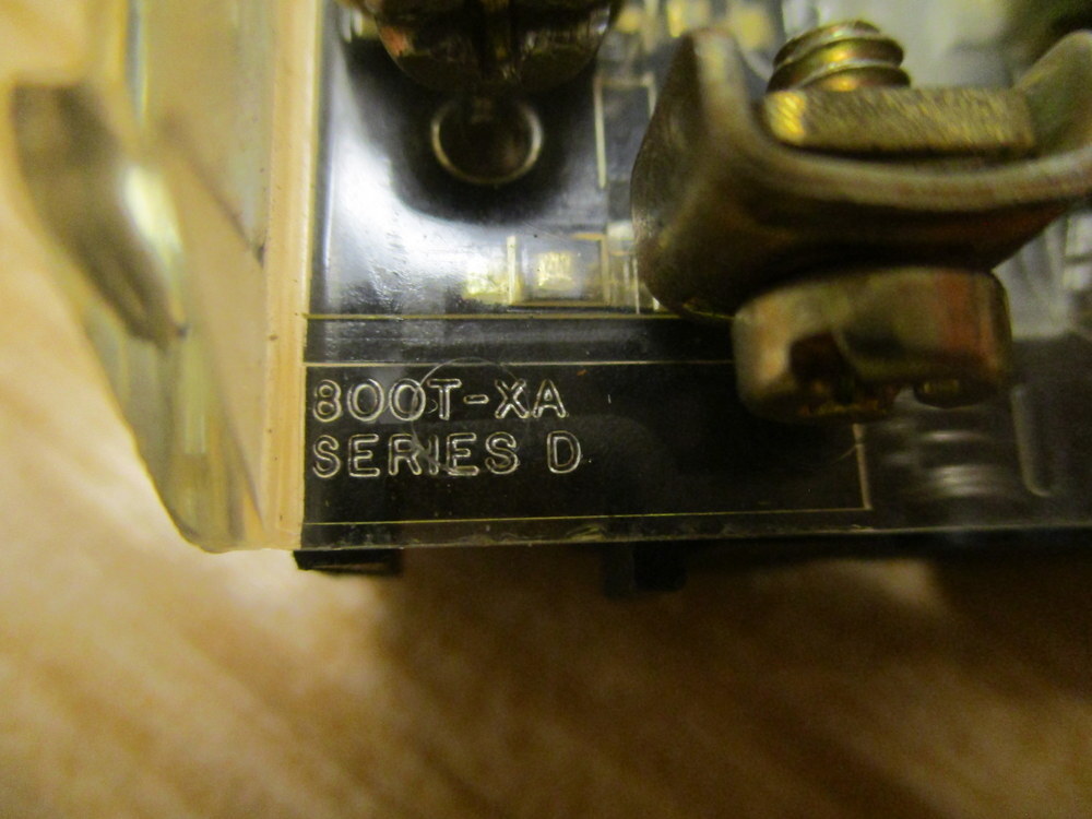 Allen Bradley 800T-XA Contact Block 800TXA W/Hardware & Clip