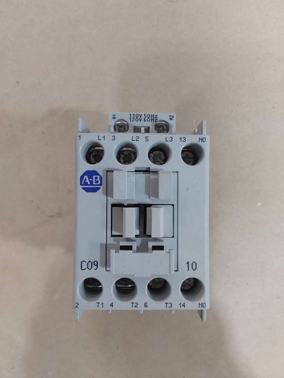 ALLEN-BRADLEY 100-C09*-10 SER A CONTRACTOR COIL VOLTAGE 110V AC