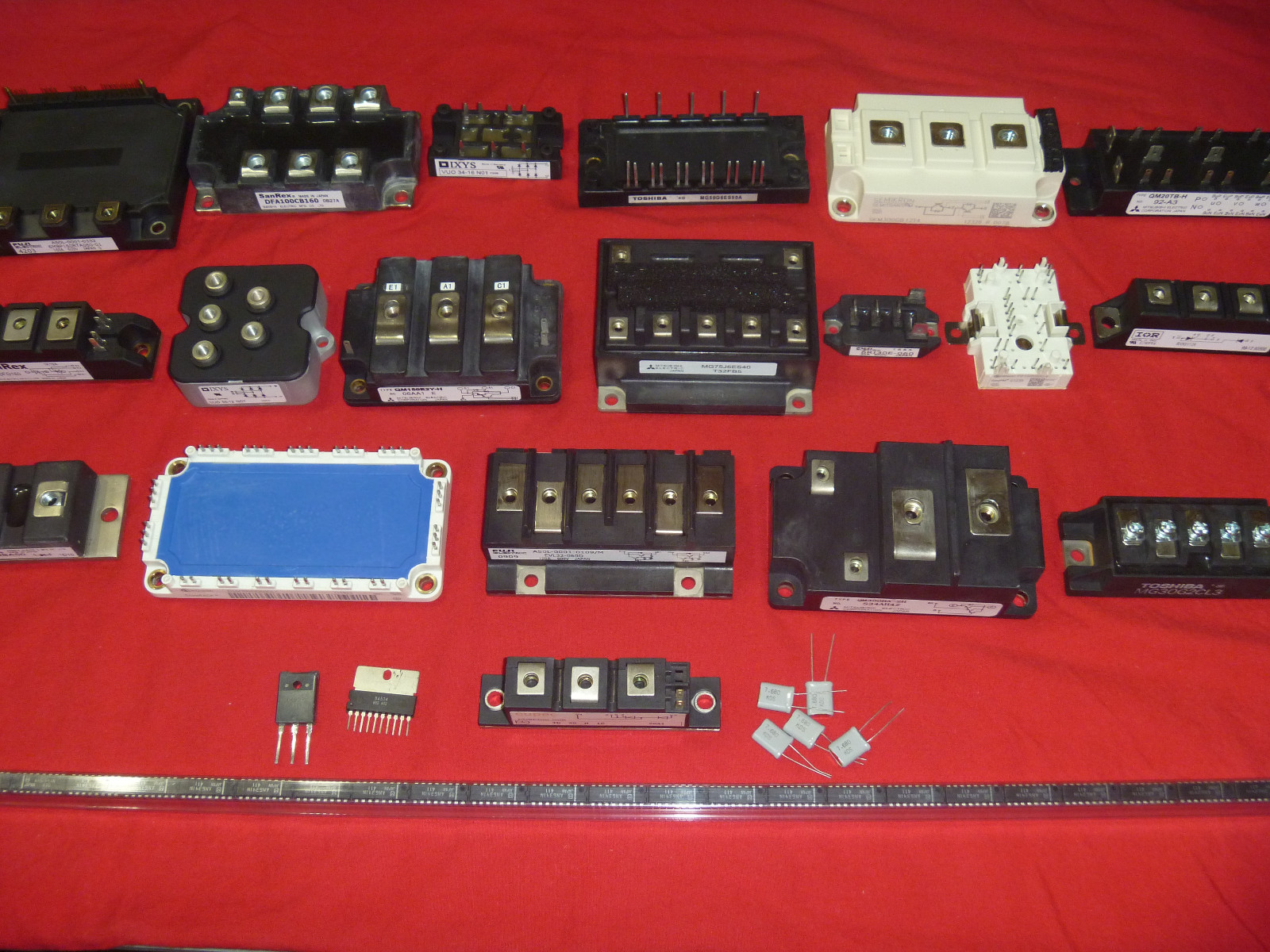 HC-KFS13BG1 1/12 MITSUBISHI NEW MODULE WAREHOUSE E