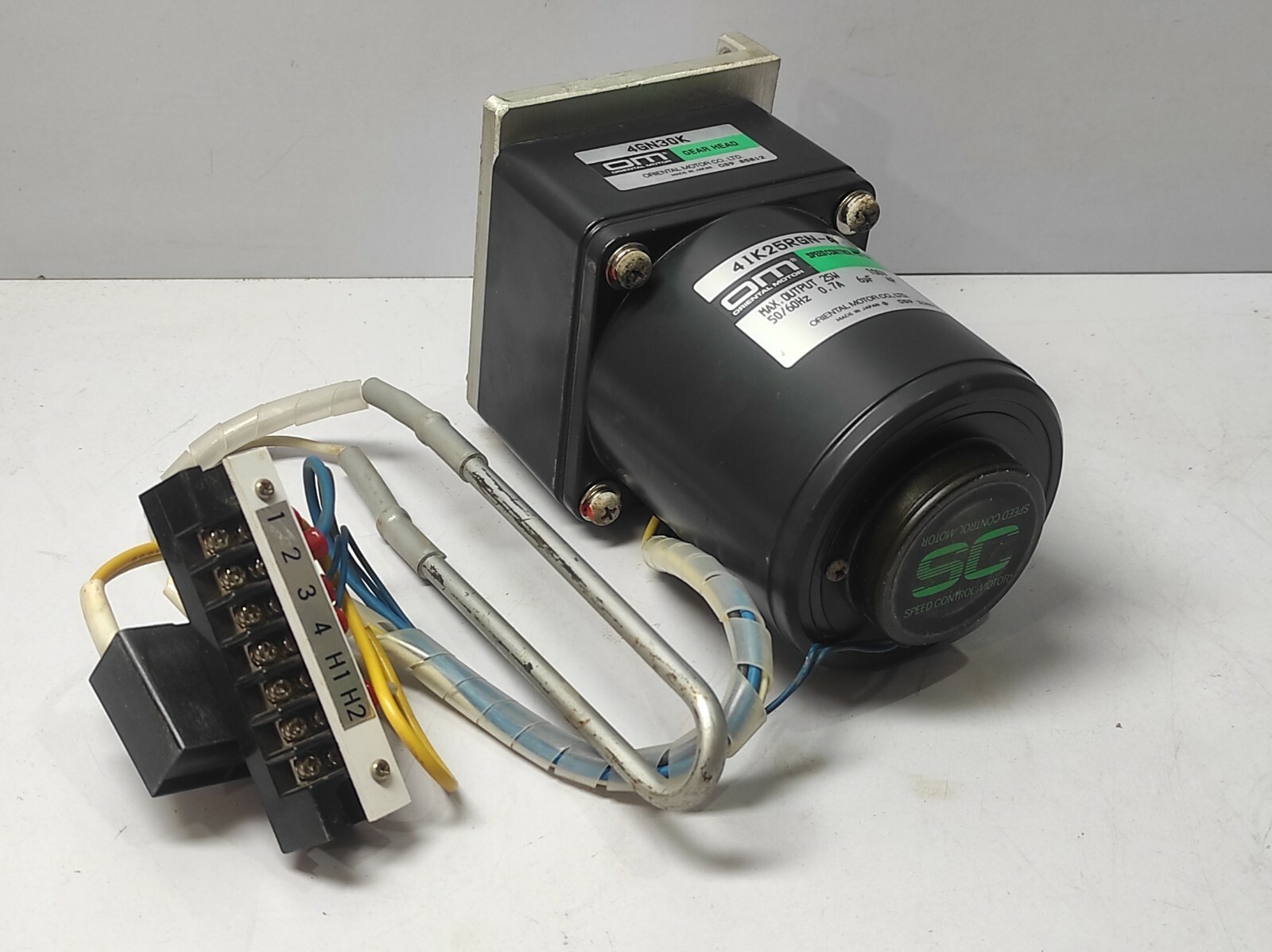 ORIENTAL MOTOR 4IK25RGN-A Speed Control Motor With OM 4GN30K Gear Head