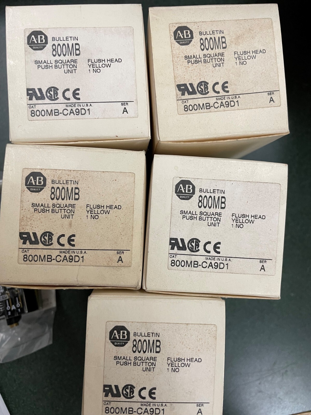 NEW ALLEN BRADLEY SMALL SQUARE PUSH BUTTON 800MB-CA9D1 SERIES A
