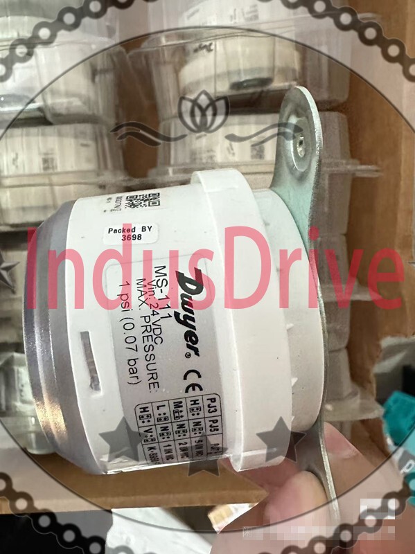 1pcs Dwyer differential pressure sensor MS-111 ~