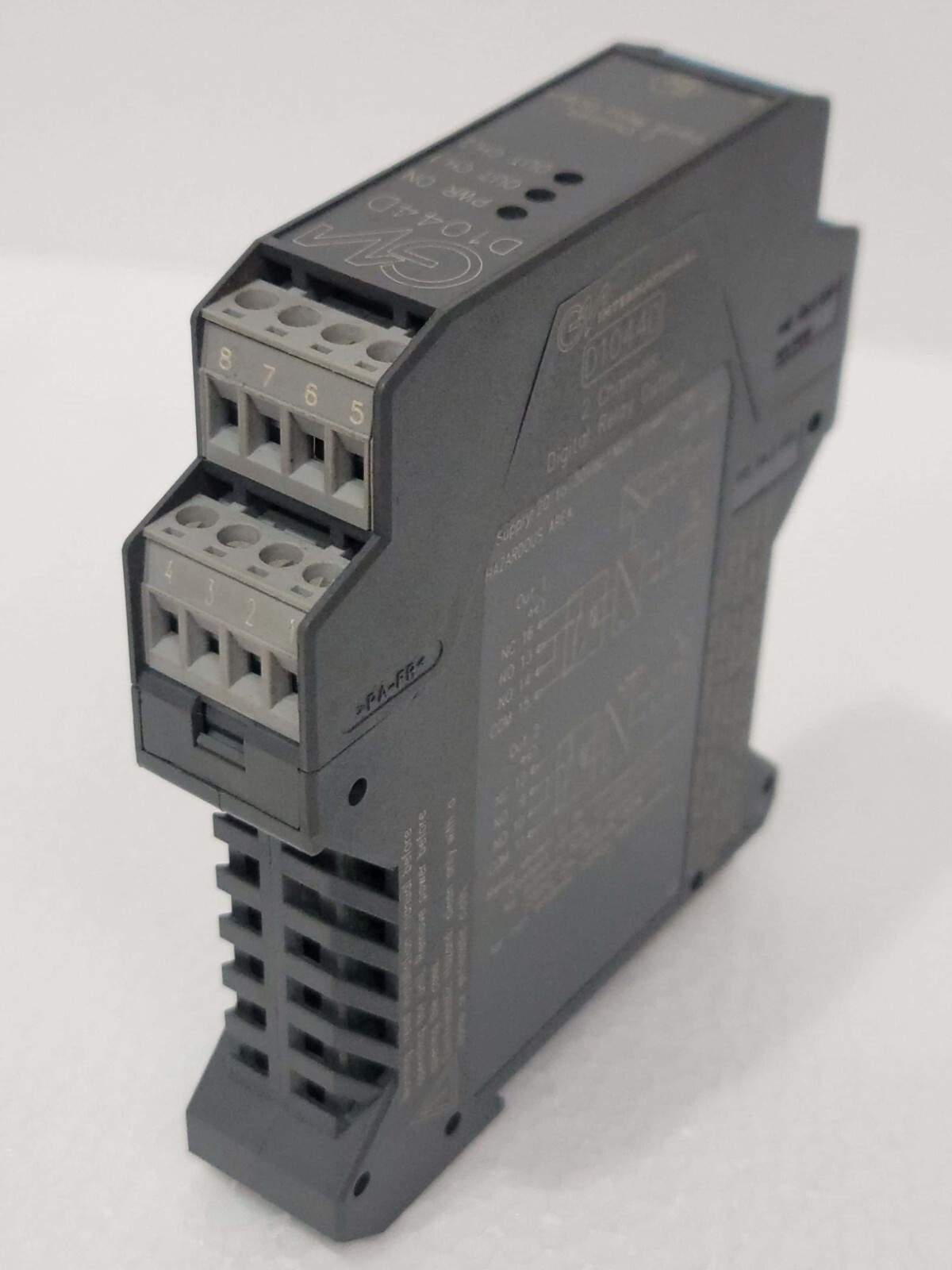 GM INTERNATIONAL D1044D 2 CHANNELS DIGITAL RELAY OUTPUT