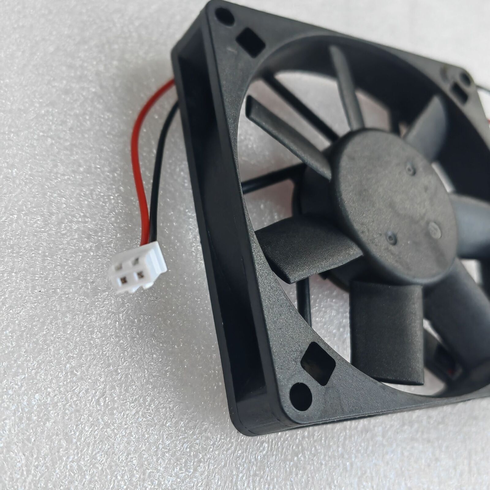 1 pc. For Fan AD0824UB-D90 DC24V 0.2A 8015 8cm 2 Wire Inverter Fan