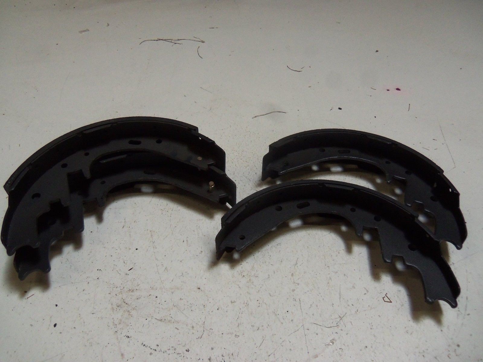 LOT OF 4 MOTORCRAFT BR105 DRUM BRAKE SHOE NSMP