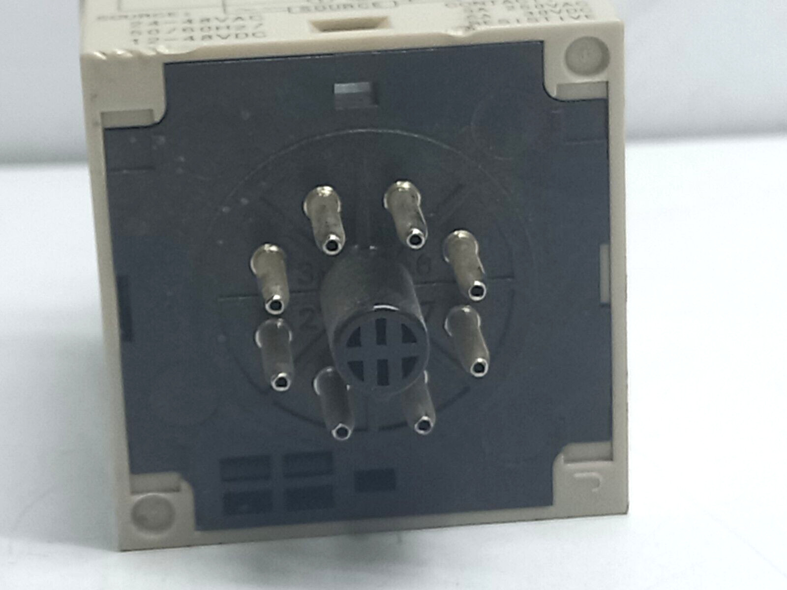 Omron H3CR-A8 Timer 24-48V 50/60Hz 12-48Vdc 5A 250Vac -2pc lot