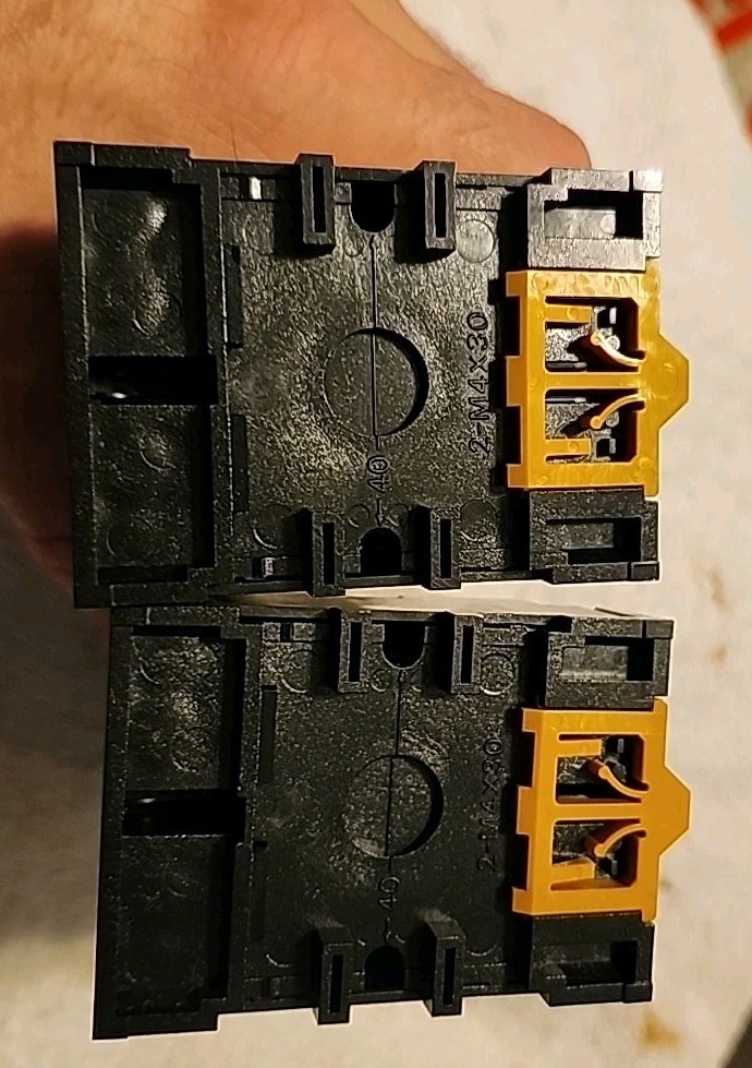 2) OMRON MULTI RANGE TIMER TIMING RELAY 8 PIN 120 VAC LOT OF 2