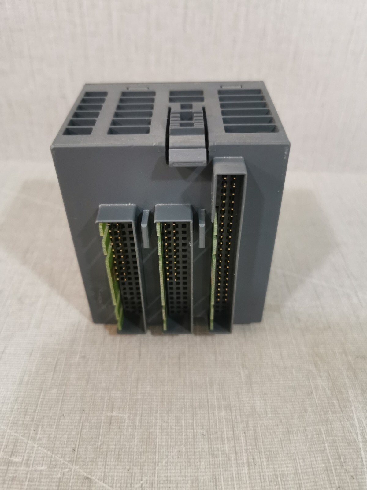 ABB DC523 B4 Digital Input/Output Module 1SAP240500R0001 with TU515 B1