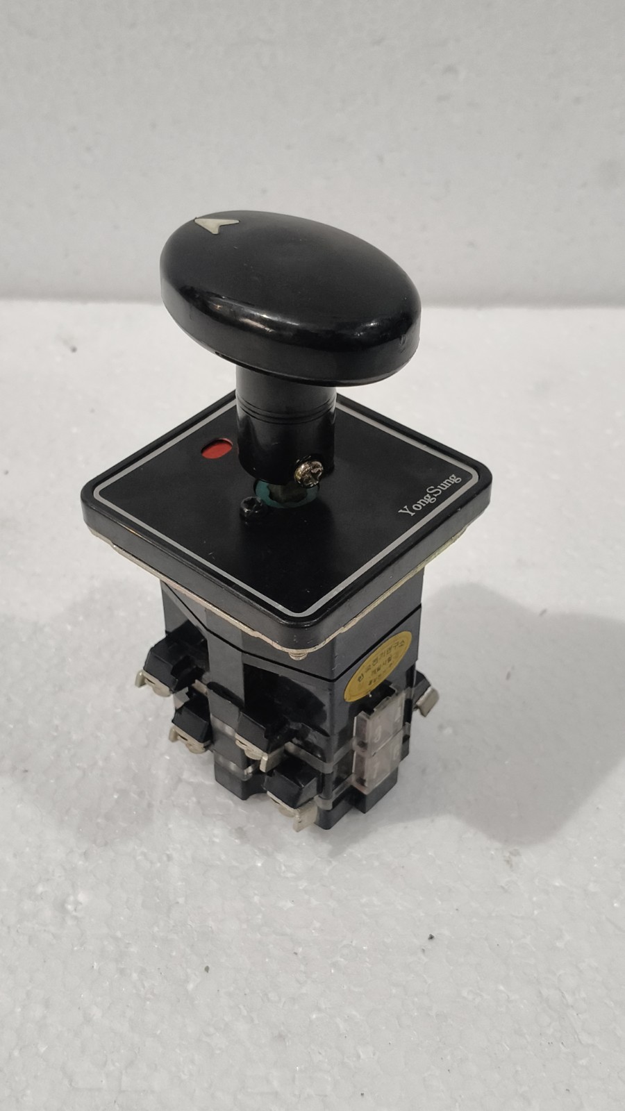 YongSung C3205 Cam Switch Handle Rating Ac 220v 10A max 600v NEW c3205