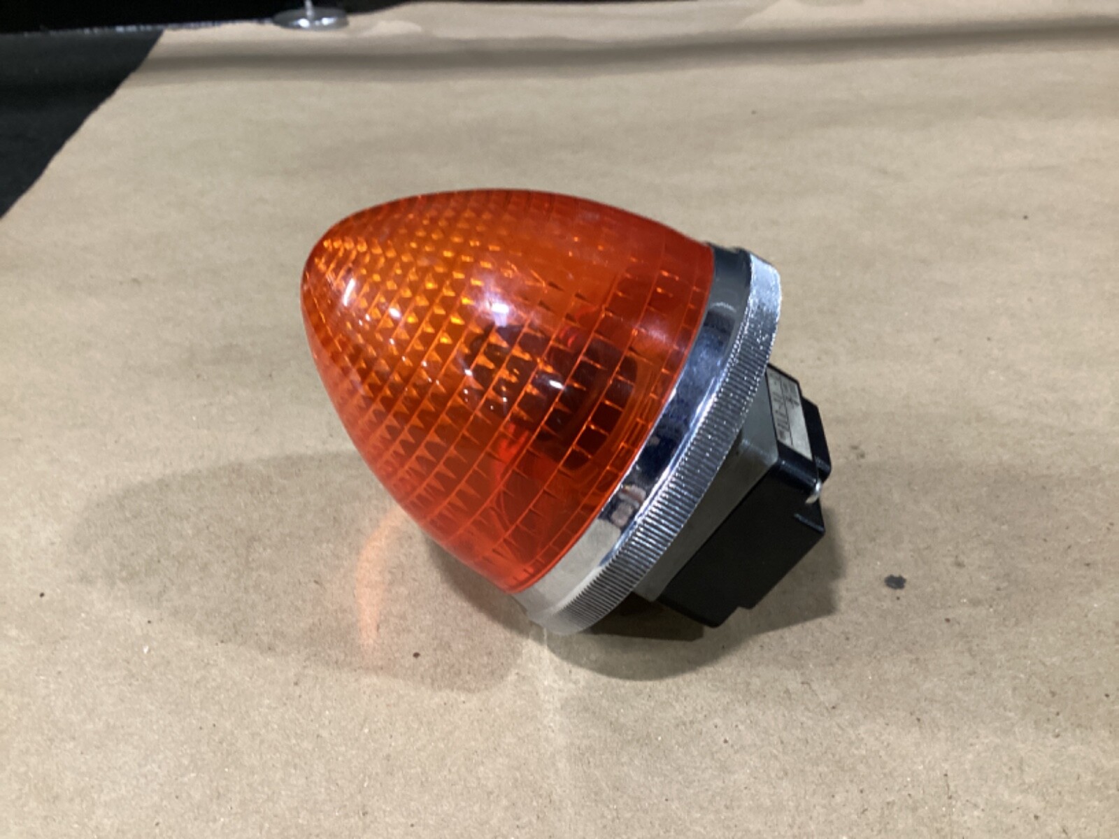 BLR-30-C BLR30C PILOT LIGHT LARGE Amber ILLUMINATED #104M3FML