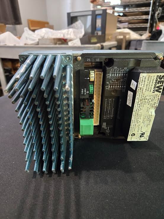 SEW Eurodrive MM07C-503-00 0,75kW 08241171 Drive Inverter Used USA $199