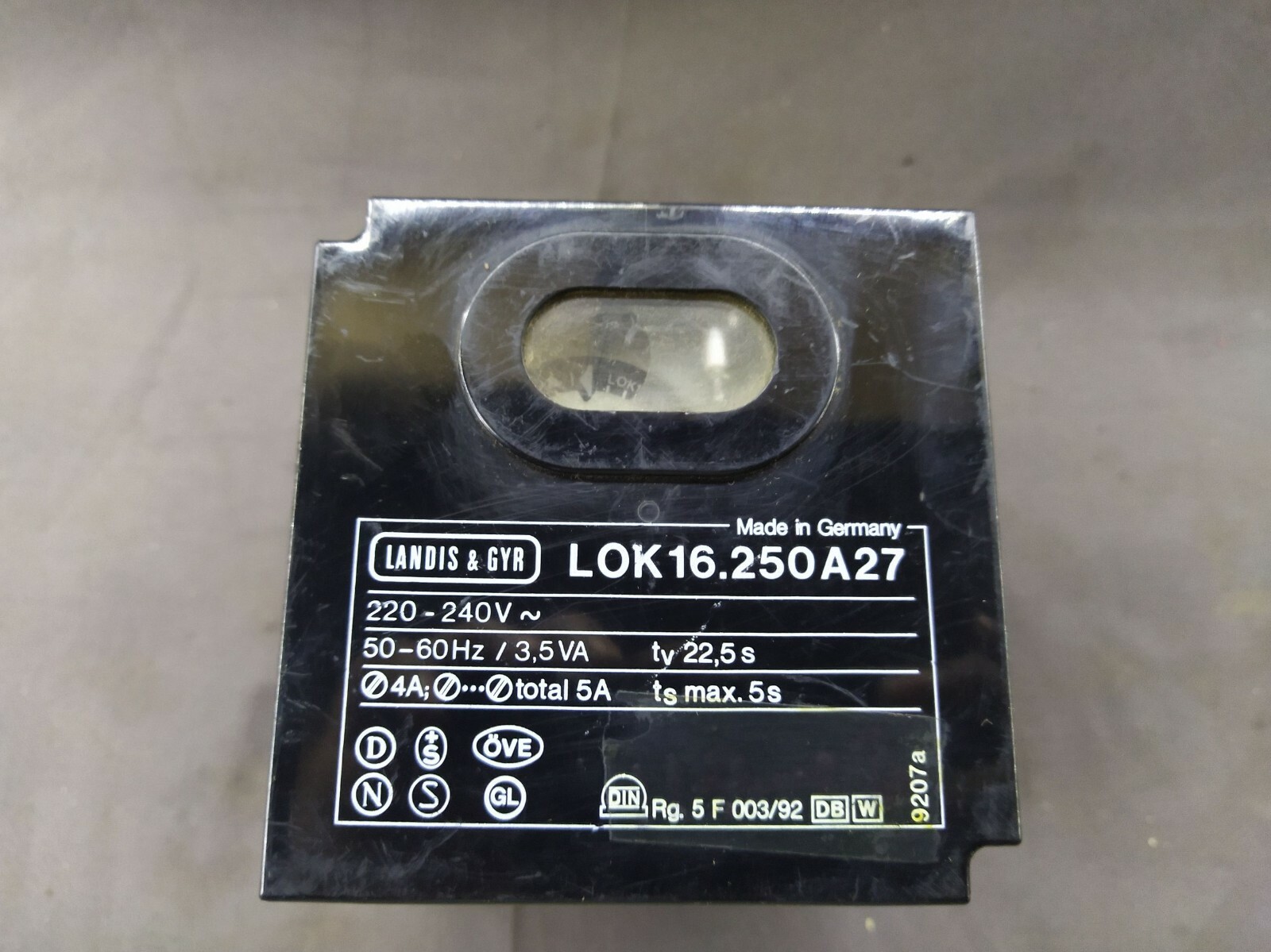 Landis & Gyr LOK16.250A27 Burner Control 220-240V LOK 16.250A27