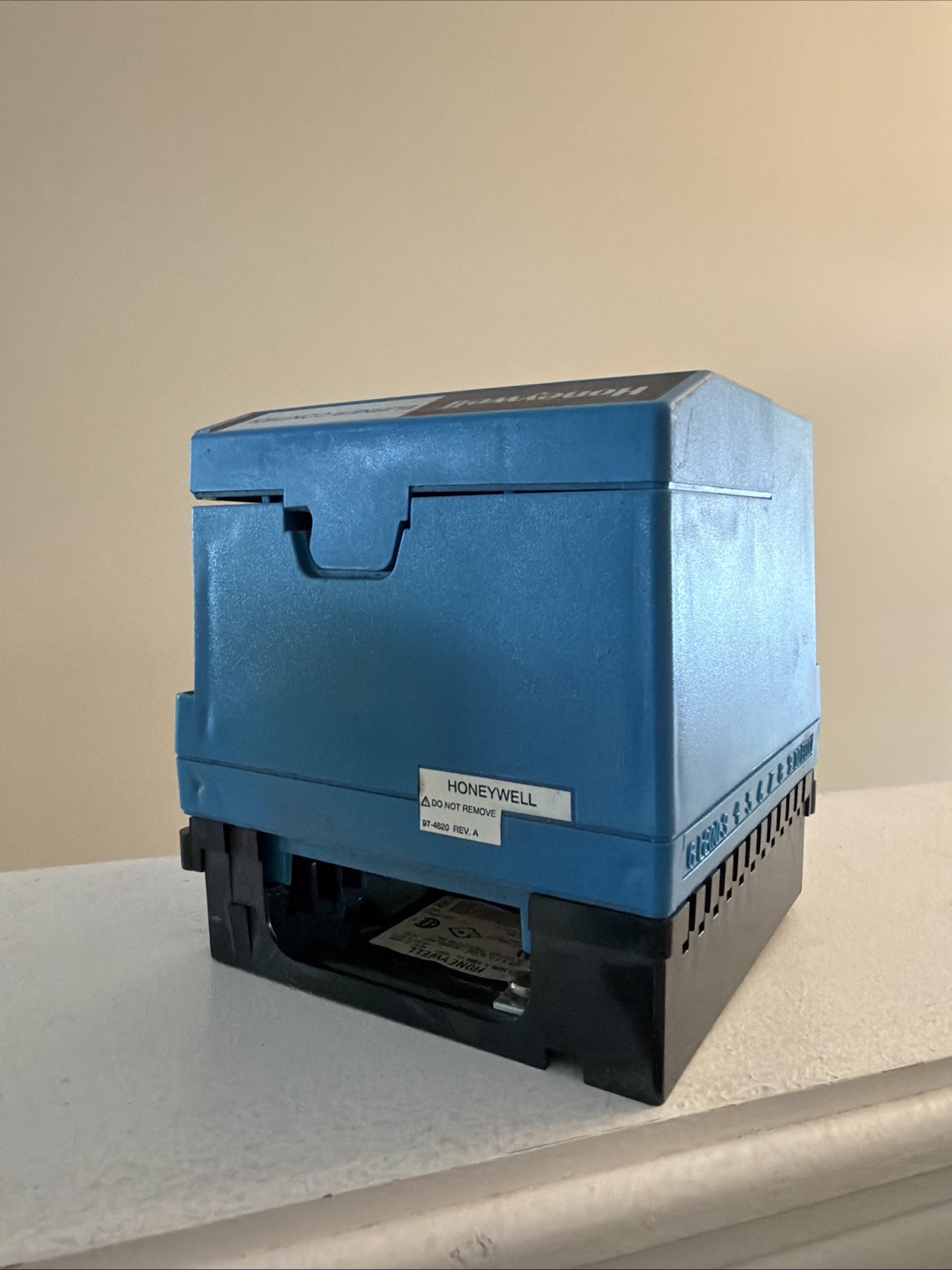 Used Honey Well Burner Control RM7895B1013 R7847A1033