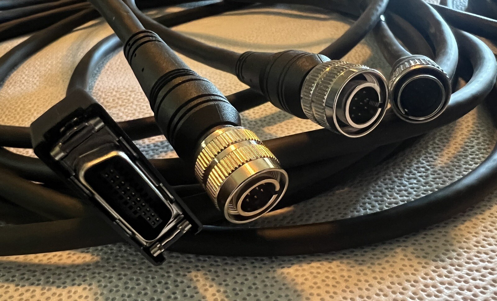 Keyence XG-X2502 Camera Controller/CA-DC60E Light Expansion/Cables/Power Supply