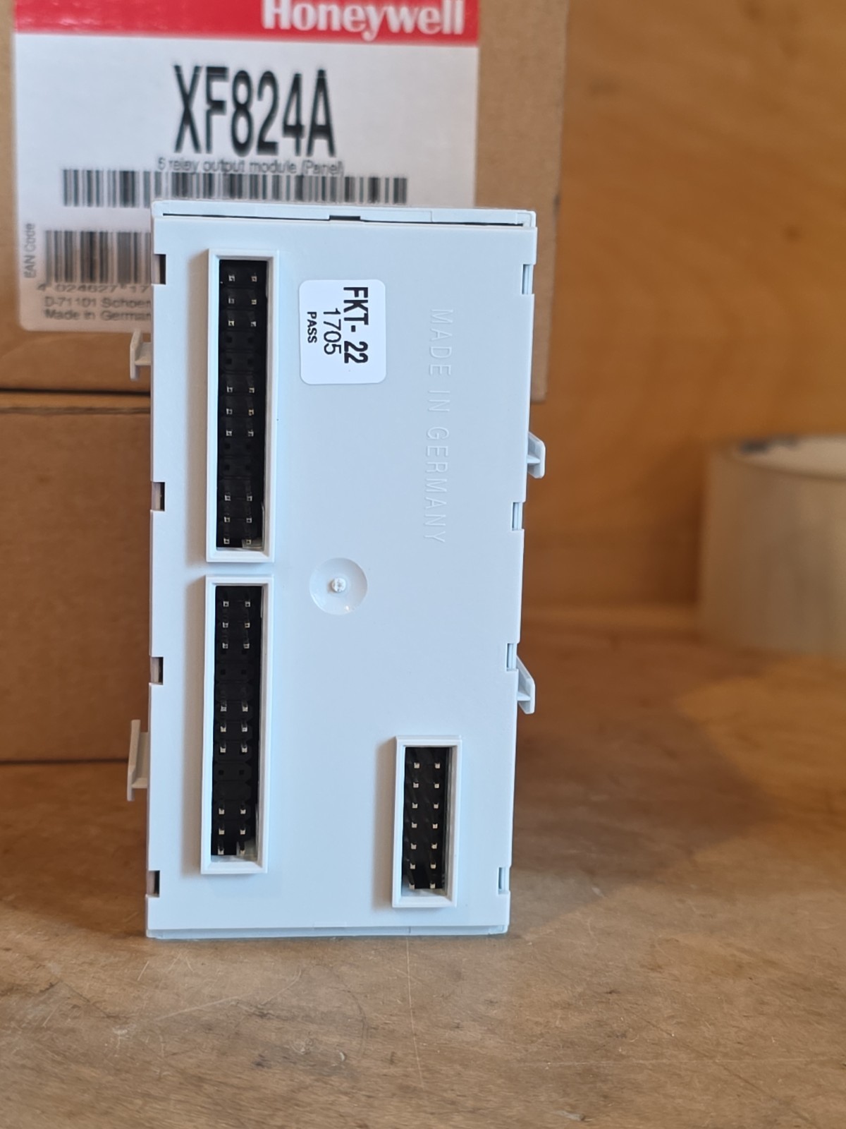 Honeywell XF824A 6 Relay Digital Output Module NEW *WE*SHIP*TODAY*