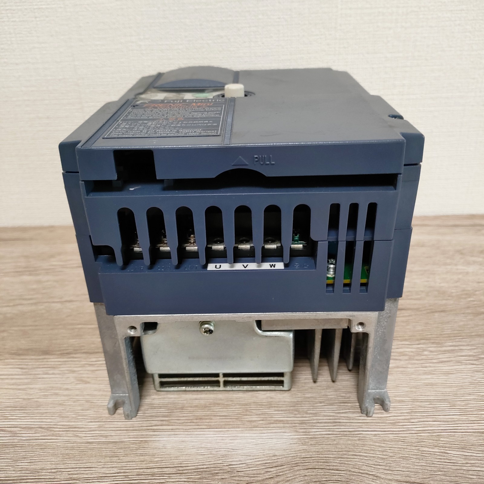 Fuji FRN3.7C2S-2J inverter FRENIC-MINI 220V 3.7KW Removed from operating machine