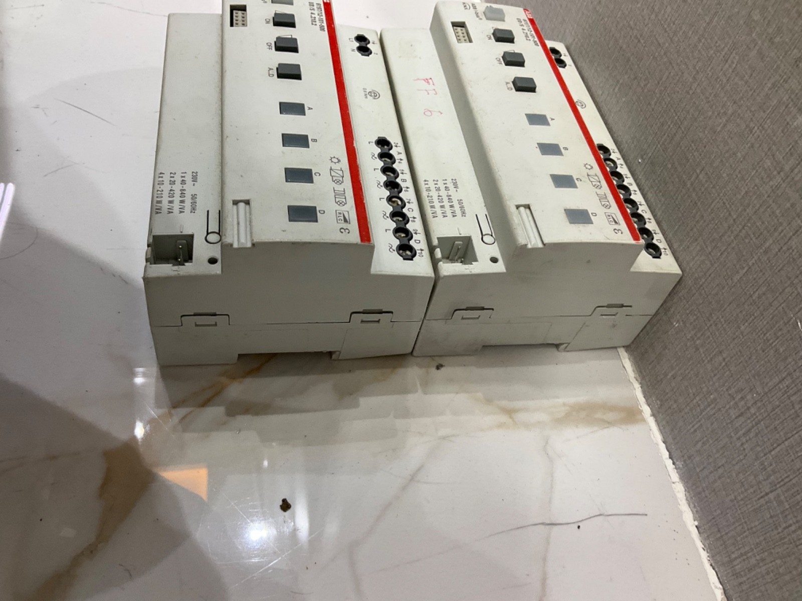 ABB UD/S 4.210.2 UNIVERSAL DIMMING ACTUATOR 6197/12-101-500