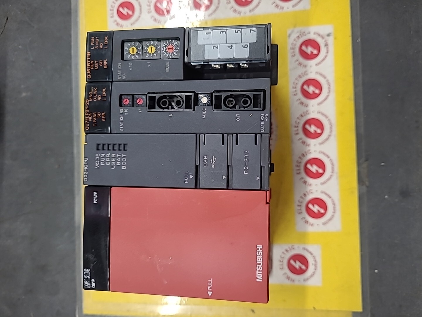 MITSUBISHI CPU MODULE, Q33B BASE UNIT, Q61P POWER SUPPLY