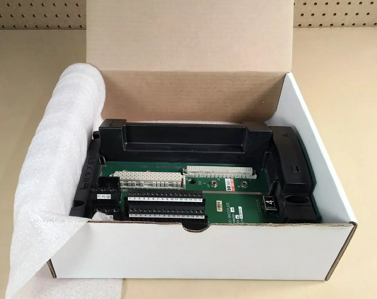 TRICONEX DO 2401 DIGITAL OUTPUT BASEPLATE Loc. DHG