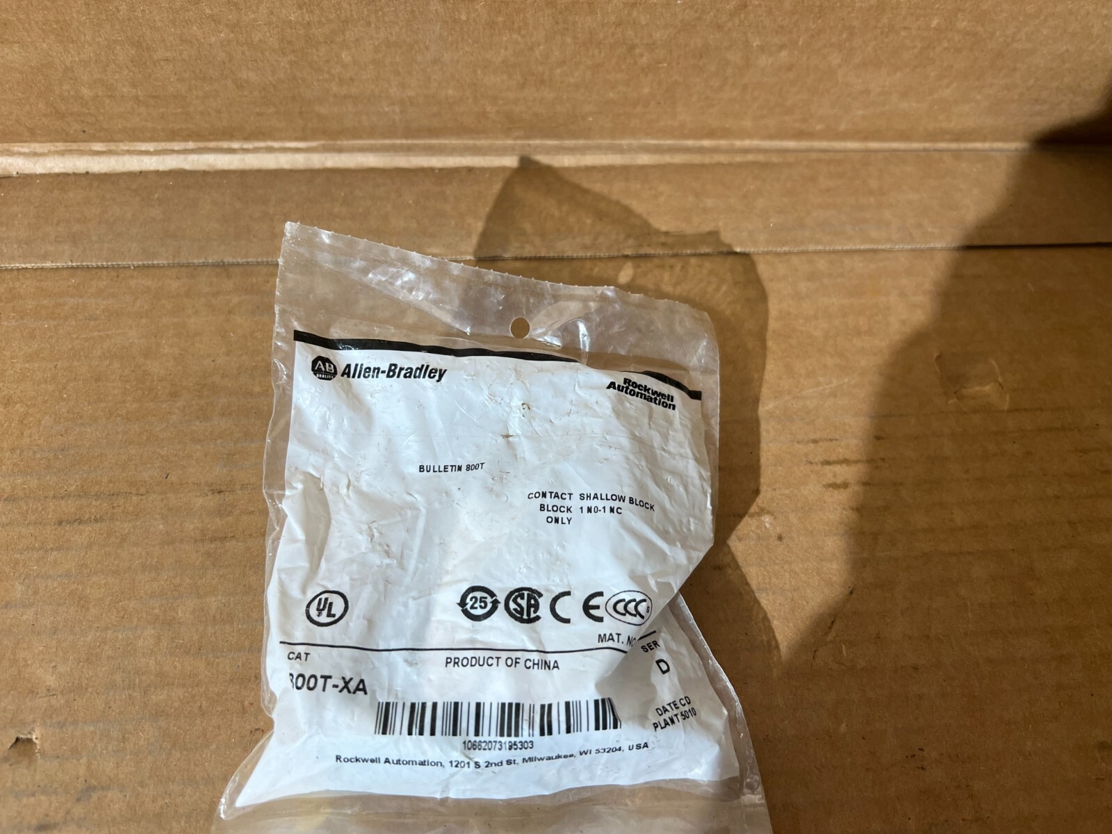 ALLEN BRADLEY 800T-XA 800TXA CONTACT 1NO 1NC BRAND NEW 1 Piece