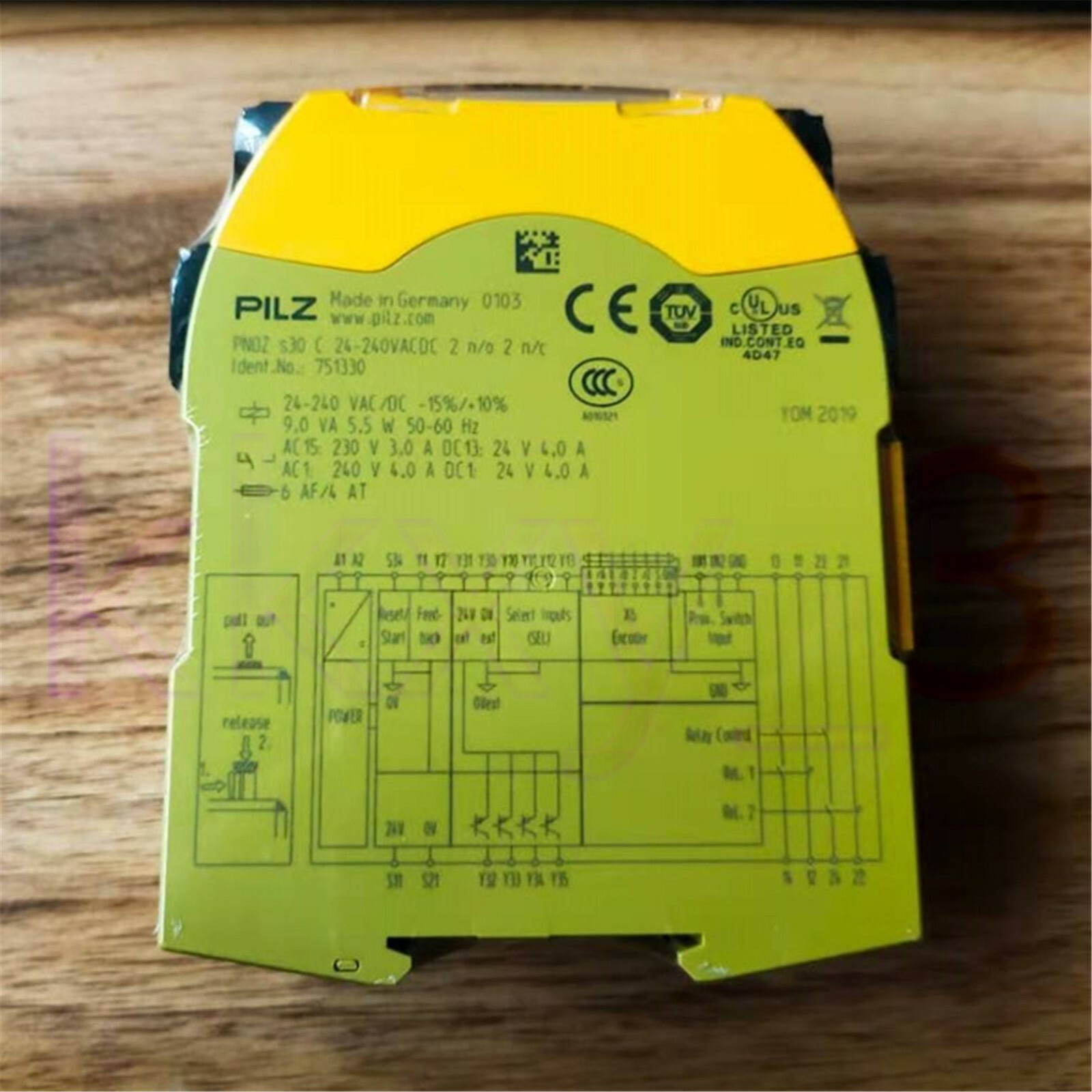 New Pilz PNOZ S30 C 751330 Safety Relay 1 PCS Original Quality Goods Fast Ship