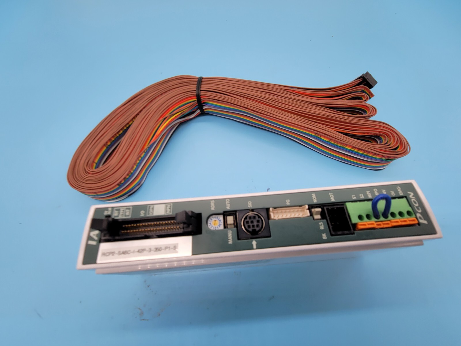 new IAI Corporation PCON-C-42PI-NP-5-0 Controller Positioner with cable
