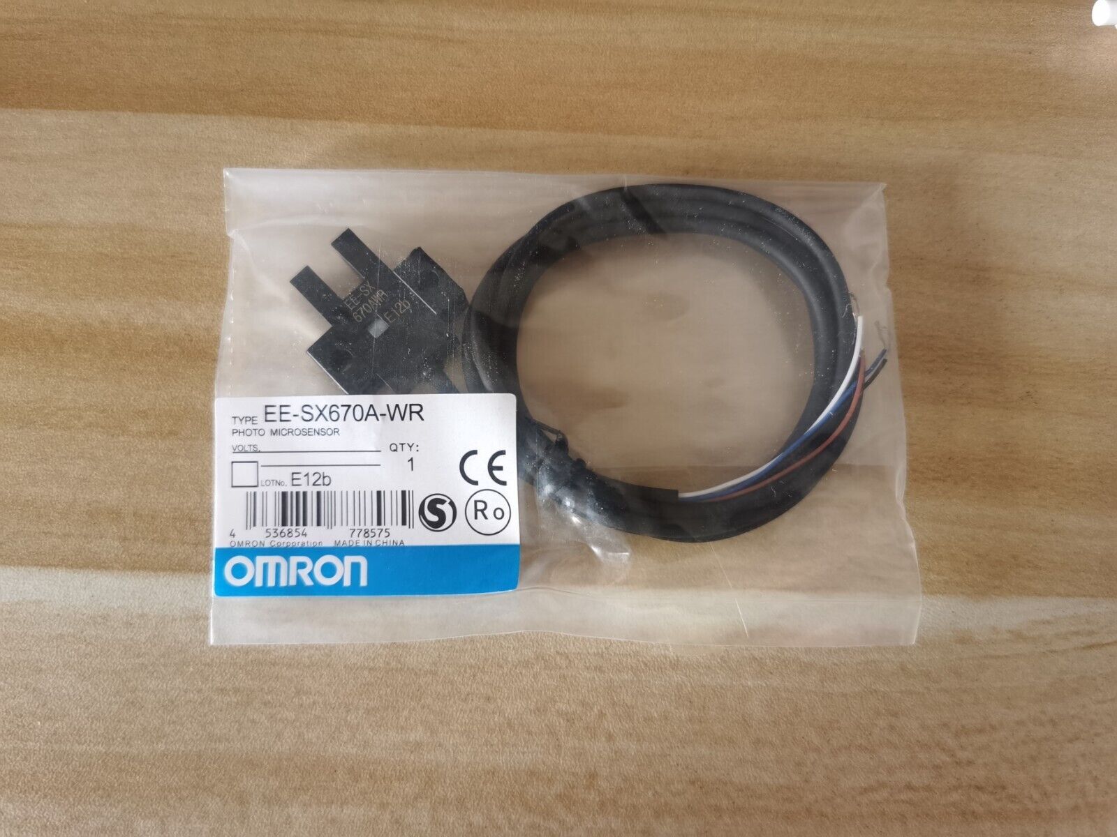 Omron EE-SX670A-WR Photoelectric Switch Senser New One EESX670AWR