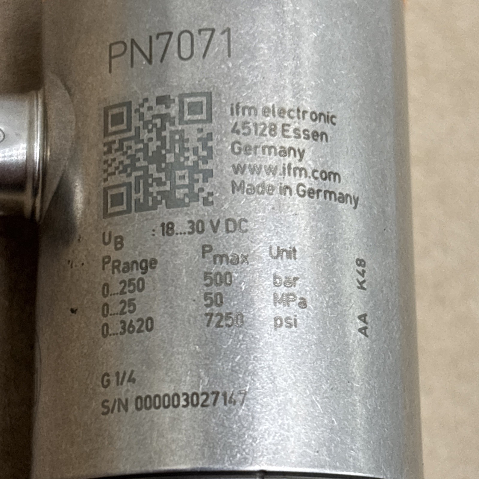 New No Box 1PCS Brand New IFM PN7071 Proximity Switch Sensor Fast Shipping