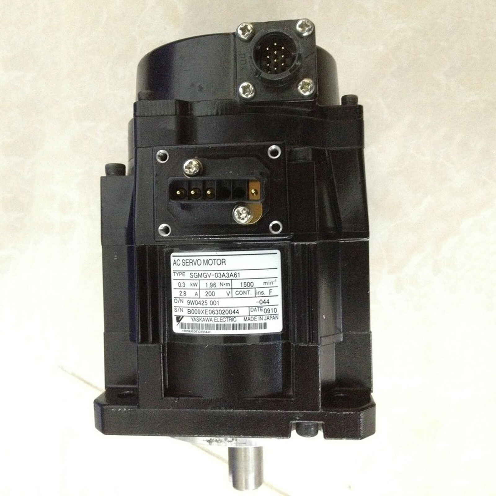 1pc used YASKAWA SGMGV-03A3A61 AC Servo Motor Free shipping
