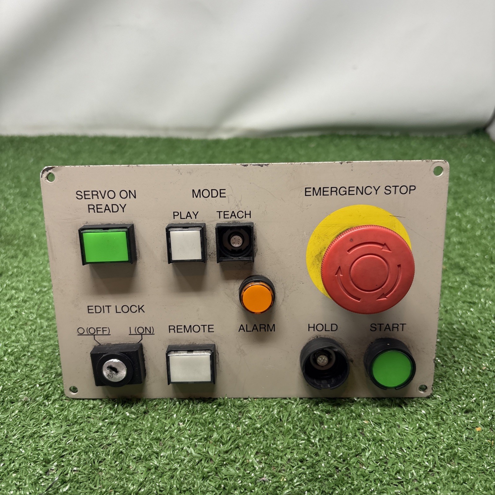 Yaskawa / Idec Control Panel, ZY1C-SS3152 See Pics