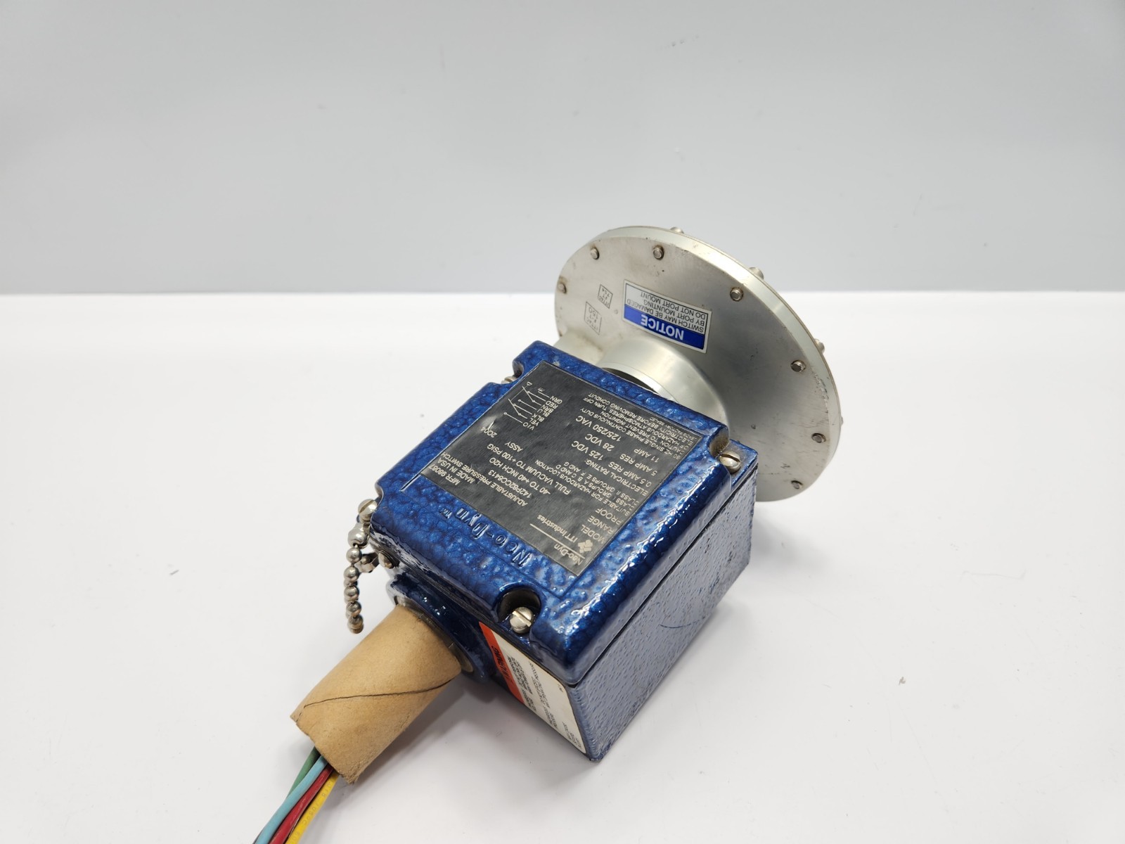 ITT NEO-DYN 142P82CC6413 ADJUSTABLE PRESSURE SWITCH +100 PSIG