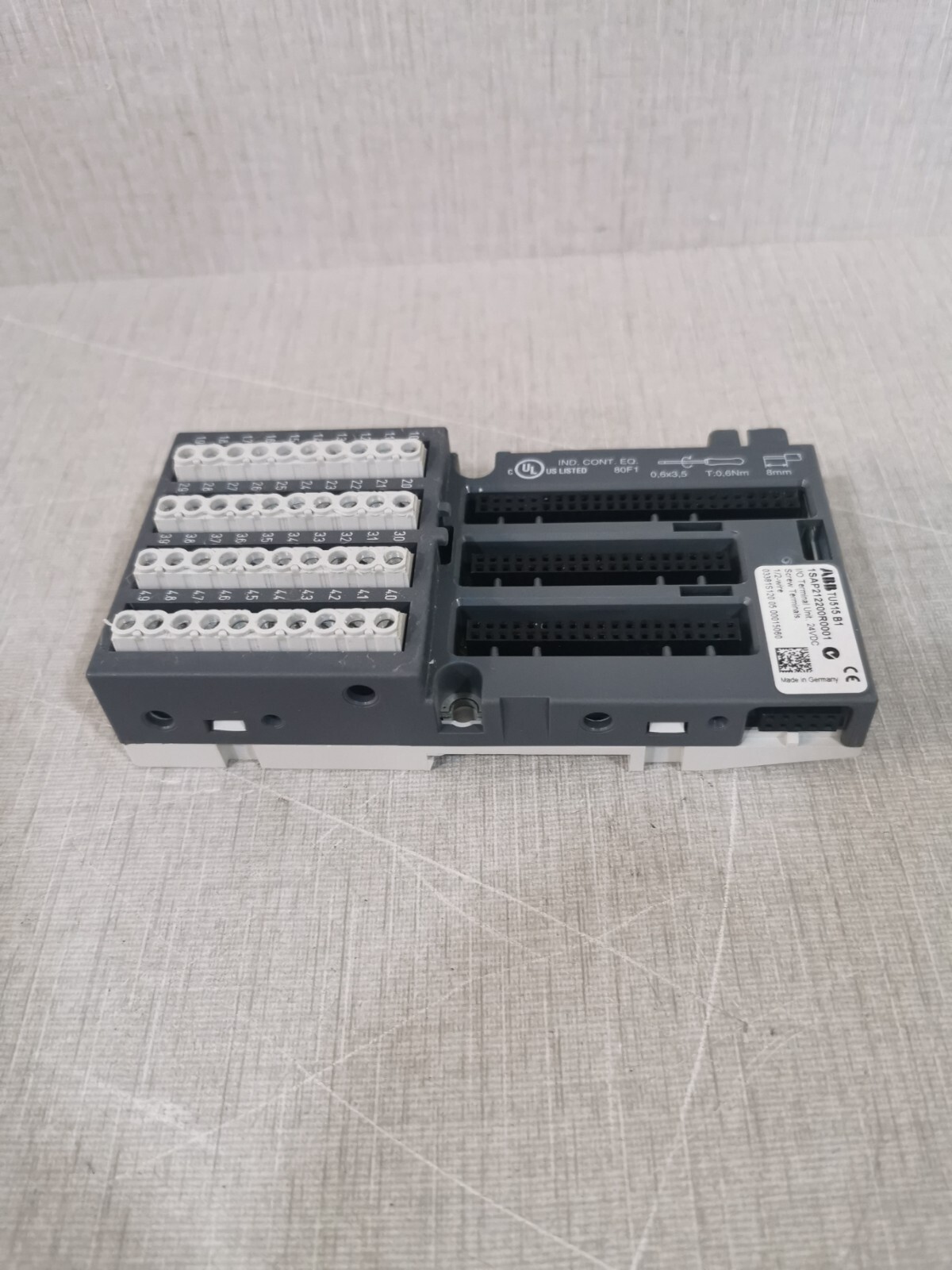ABB DC523 B4 Digital Input/Output Module 1SAP240500R0001 with TU515 B1