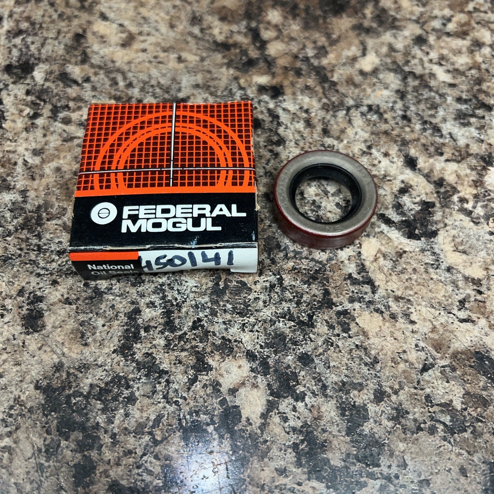National 450141 Oil Seal F+S!