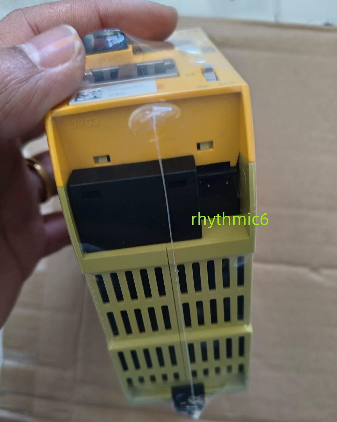 Pilz Brand new 772101 Pilz Safety Relay 772101