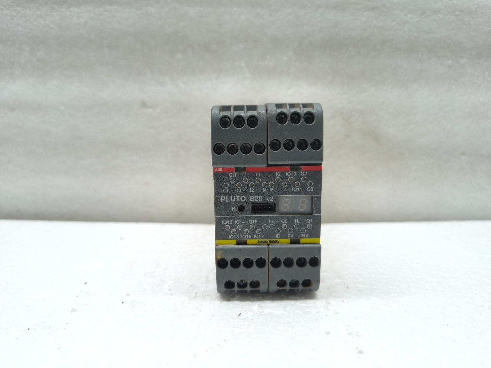 ABB 2TLA020070R4600 PLUTO B20 V2 SAFETY PLC 24 VDC