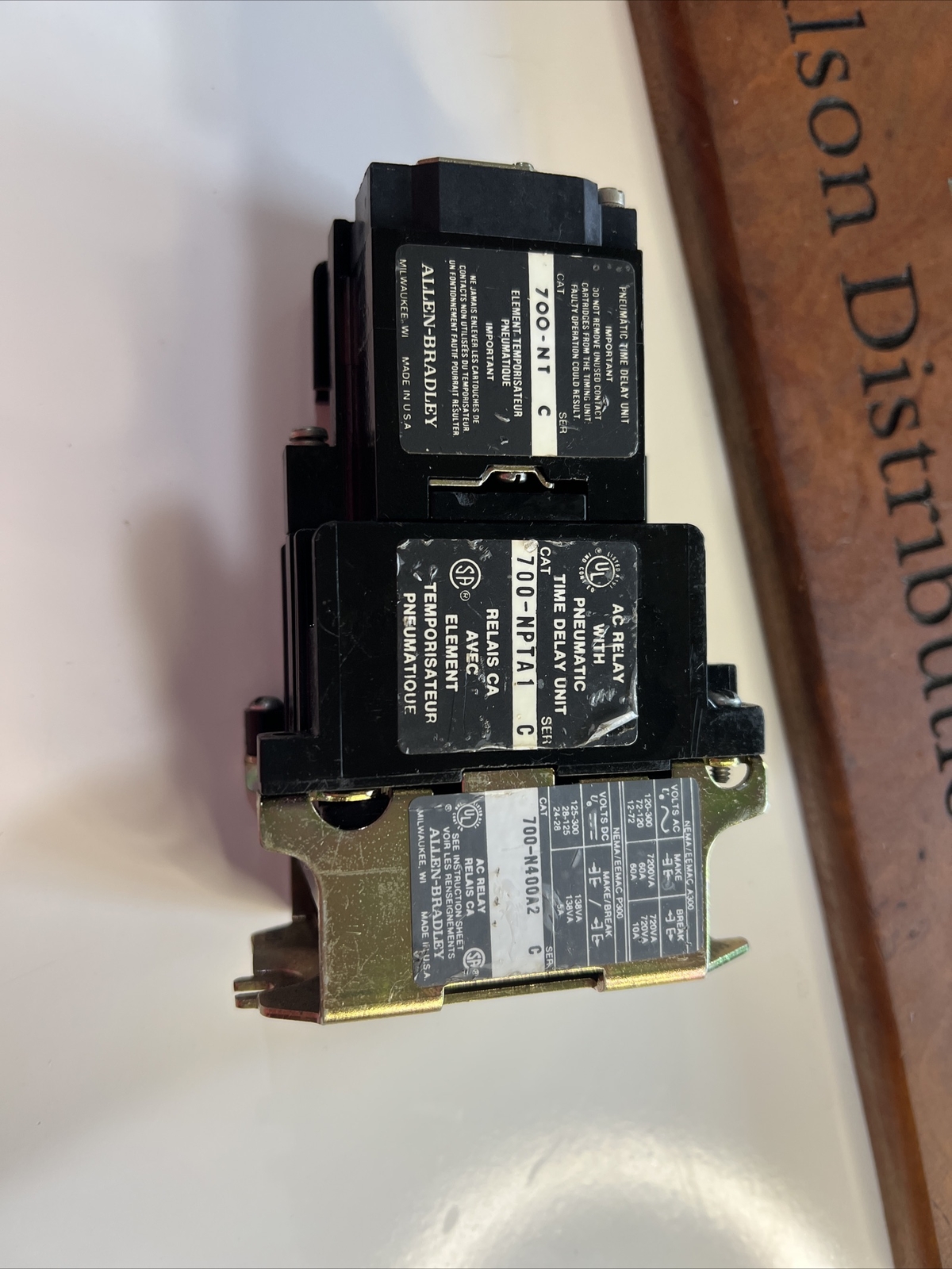 ALLEN BRADLEY 700-N400A2 TYPE N AC RELAY 240V-60HZ Series C 700-NT 700-NPTA1