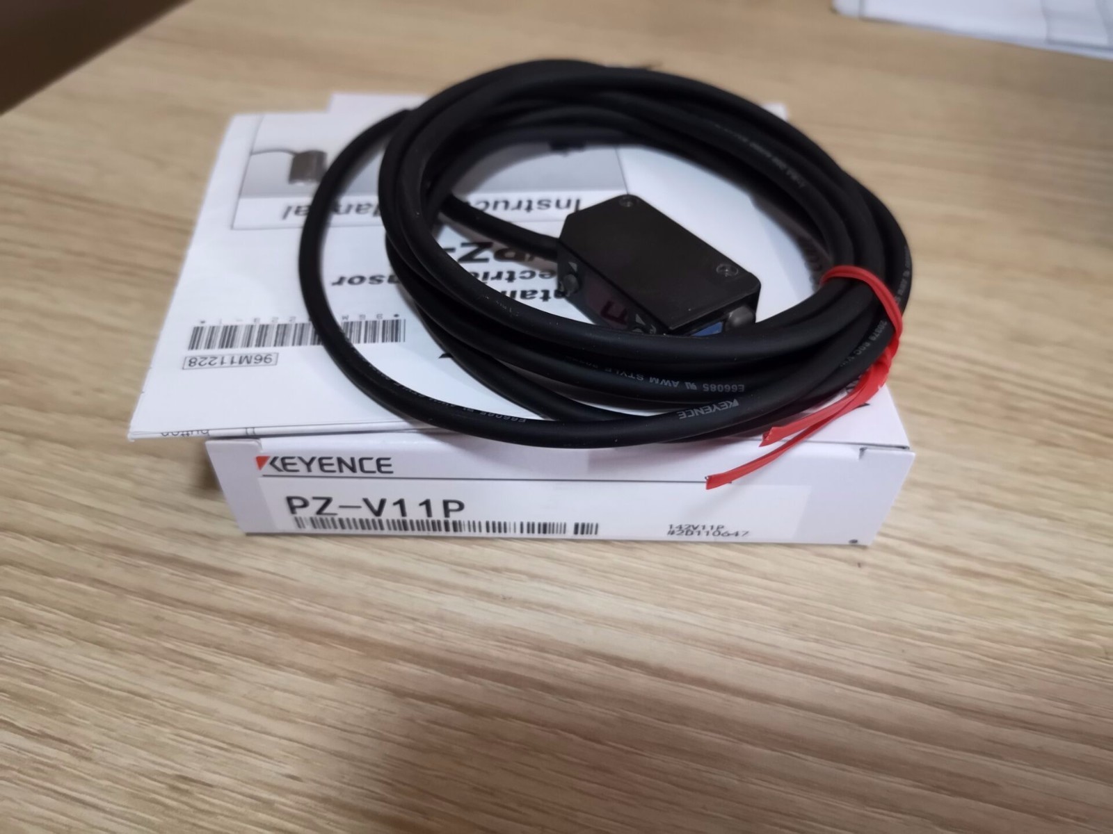 1PC New KEYENCE PZ-V11P Photoelectric Sensor PZV11P In Box