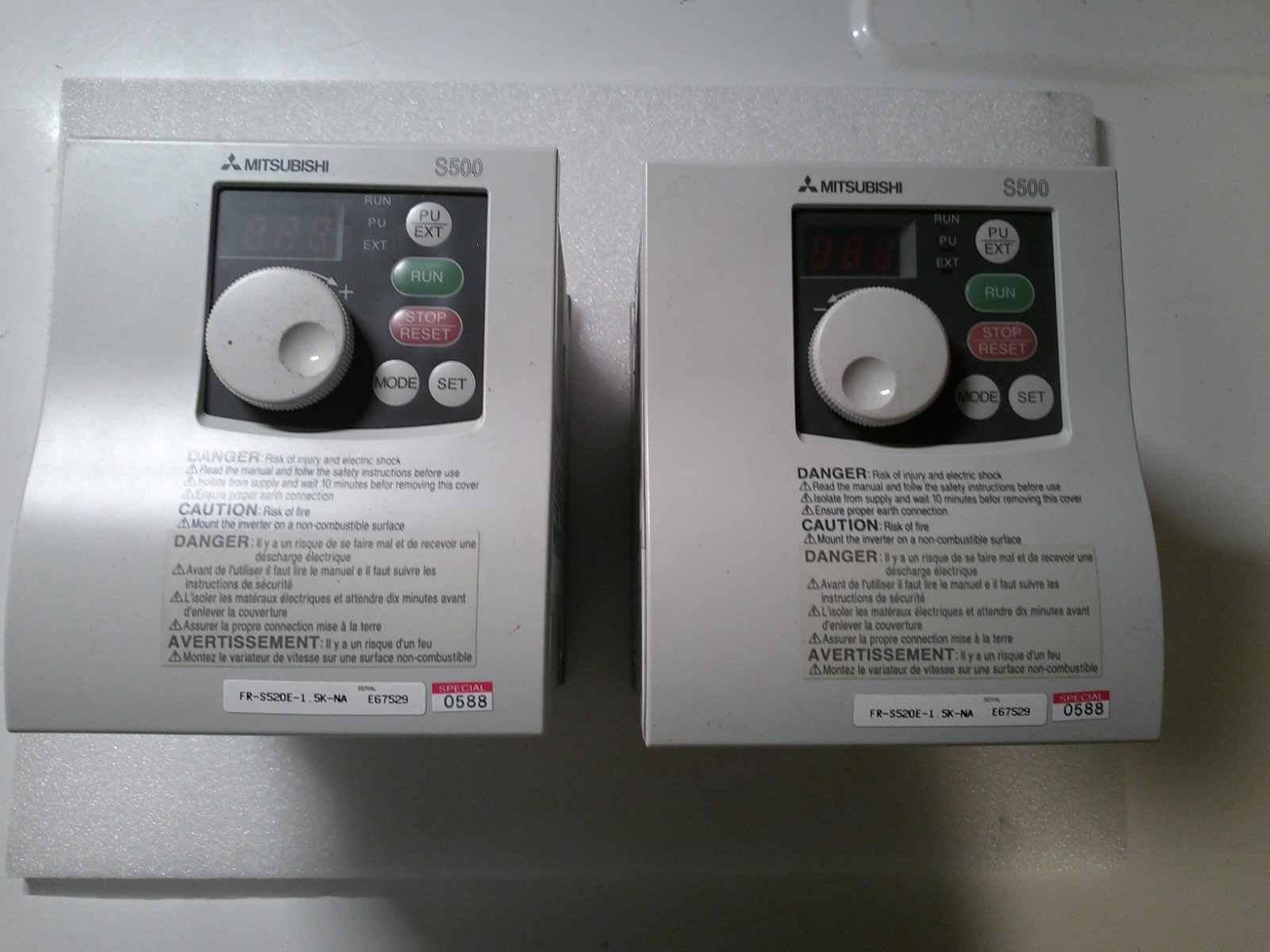 MITSUBISHI( lot of 2) FR-S520E-1.5K-N2 DRIVE Working FREE SHIOPPING